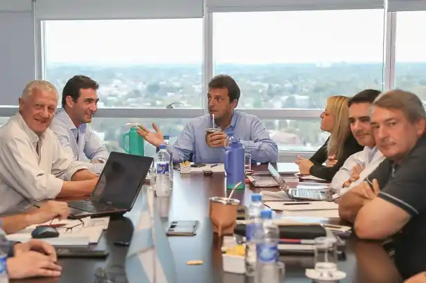 Massa busca terminar con la reelección indefinida y las listas sábanas