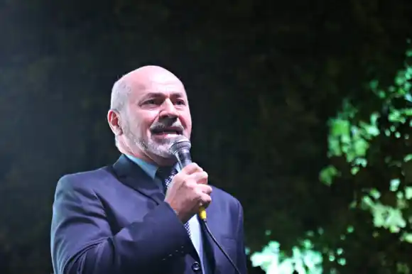 Seccó en la apertura de sesiones en el HCD de Ensenada: "Acá estoy parado para hacerme cargo de todas las que me tocan"