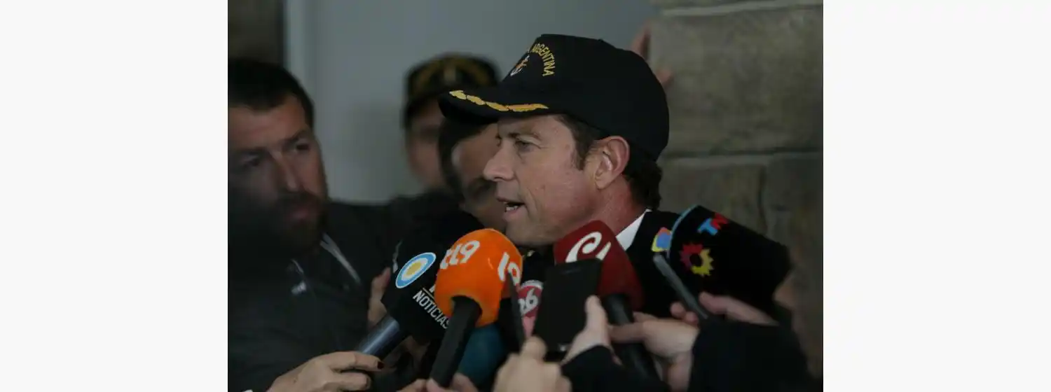 Esperan que con la mejora del clima el submarino pueda verse