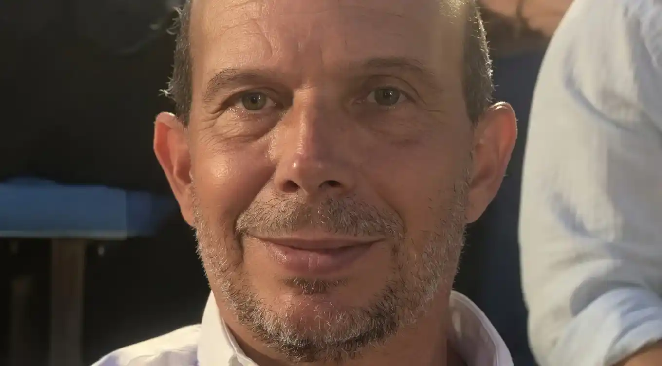 Eduardo Ignacio Murias permanece detenido en Brasil, acusado de enviar mensajes racistas contra un nene de 7 años.