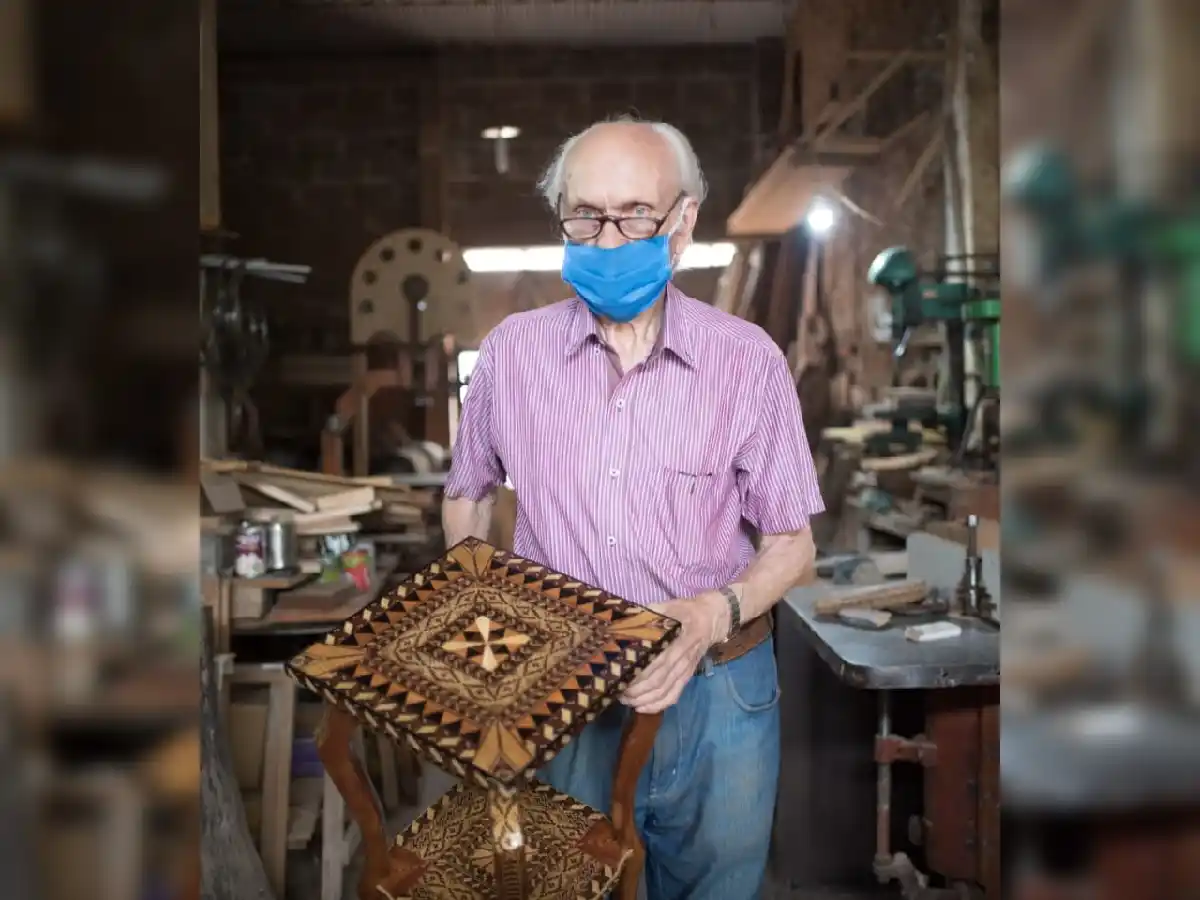 Una antigua técnica permite reutilizar  la madera e inmiscuirse en el arte