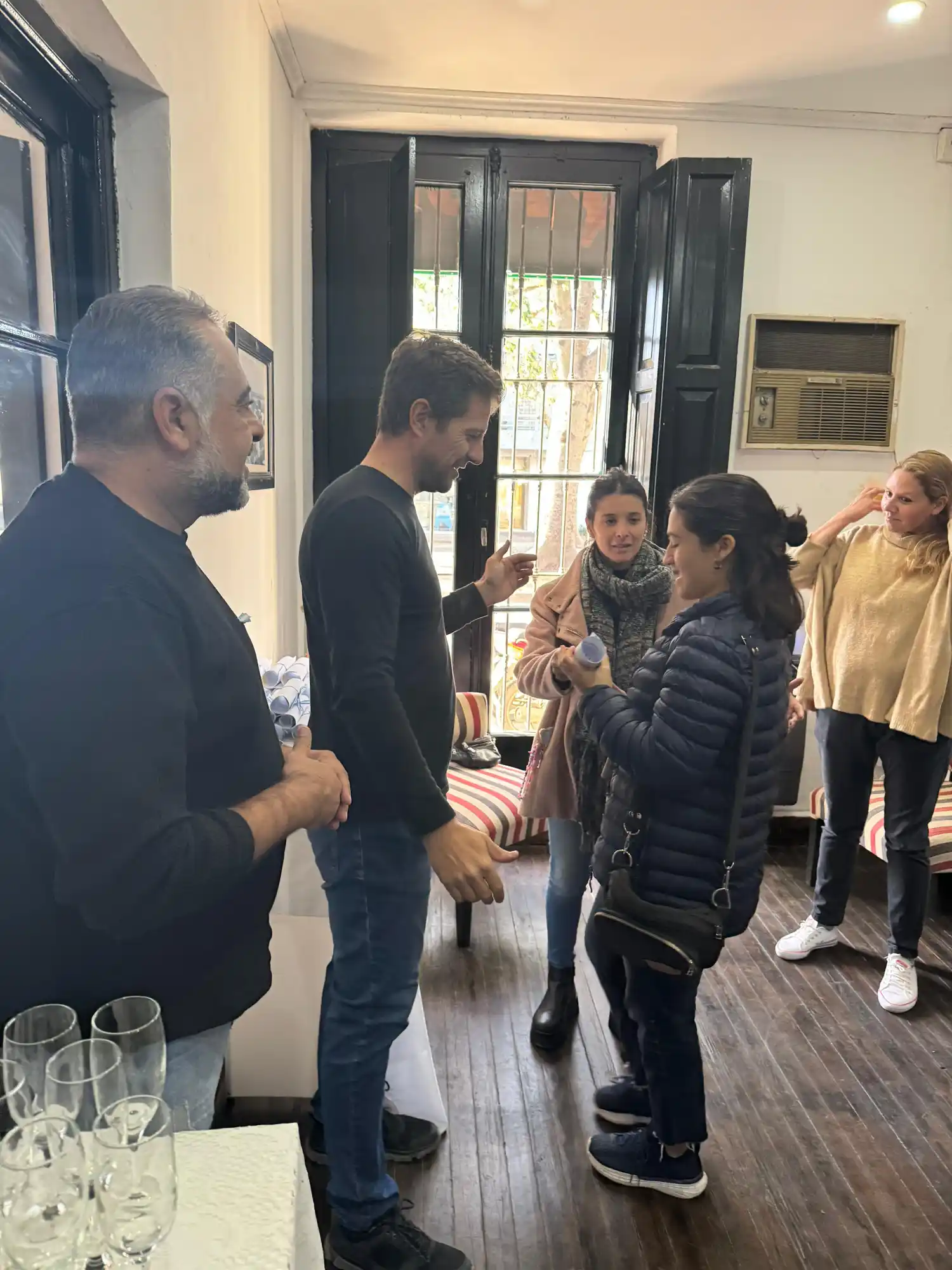 El día en que entregaron los certificados a las egresadas de los dos primeros cursos.