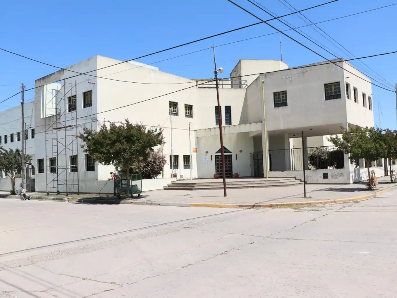 Reparaciones. En la secundaria N°1 de San Cayetano