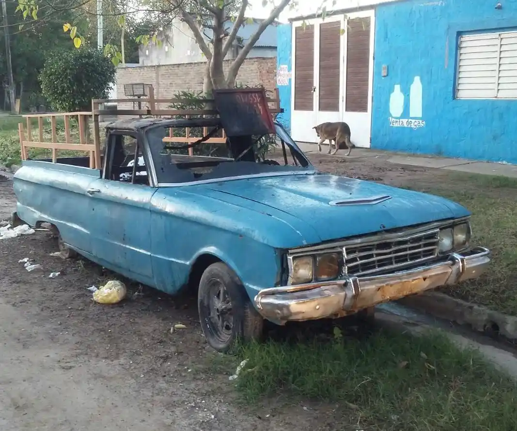 Quemaron una camioneta en barrio Loyola Sur