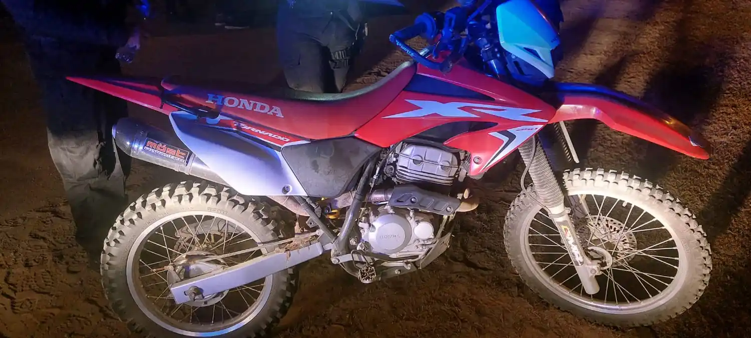 La motocicleta que finalmente fue incautada por la policía de Rufino.