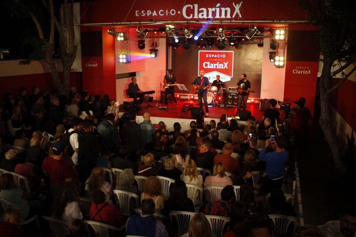 Música internacional en Espacio Clarín