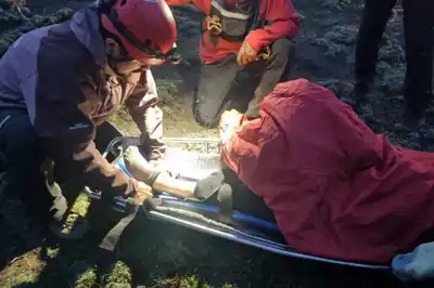 Cerro Colorada: una turista que había ingresado sin aviso al Parque Nacional Lanín se fracturó y tuvo que ser rescatada
