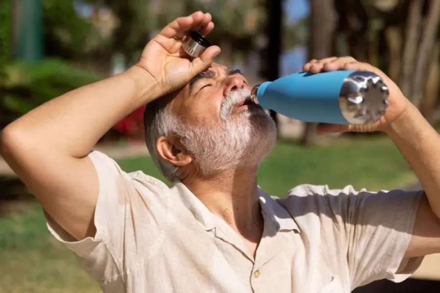 Altas temperaturas: consejos para cuidarse del calor e hidratarse sin derrochar agua