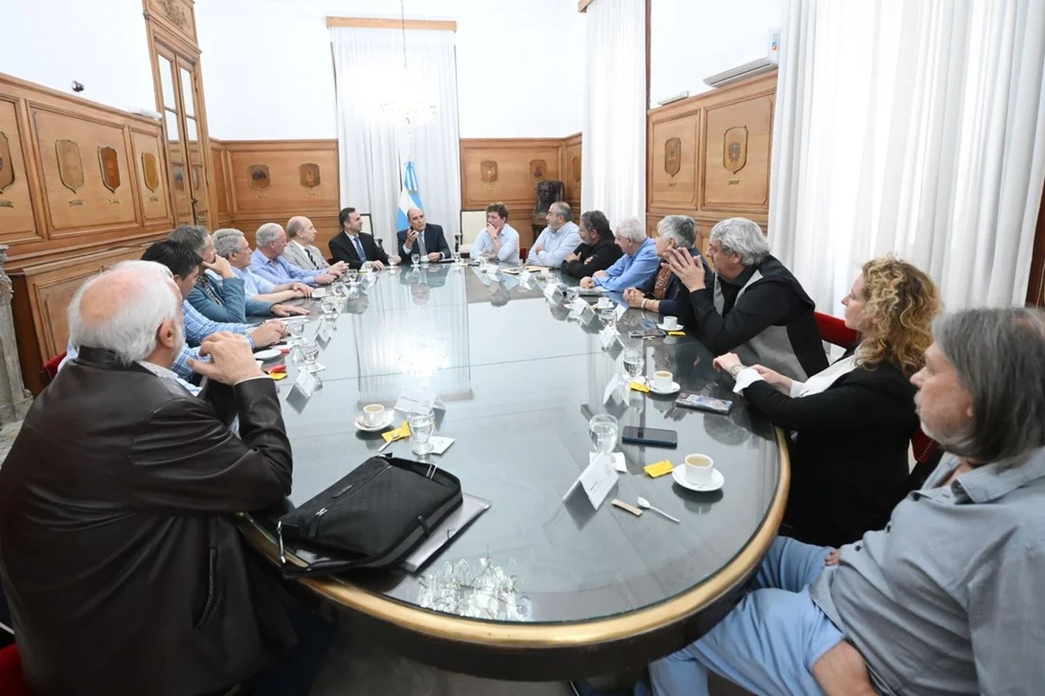 Guillermo Francos recibió a dirigentes de la CGT, en Casa Rosada