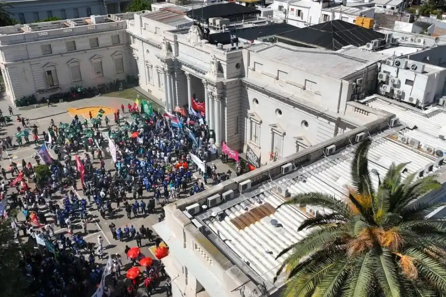 Reforma previsional: nuevo amparo y primera argumentación del gobierno santafesino