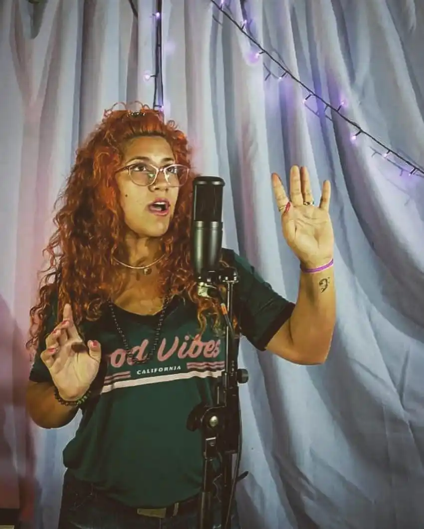 Karen Cantero, coach vocal en certamen de canto internacional