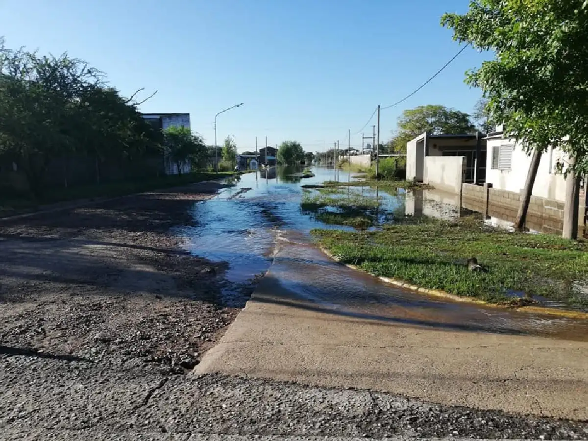  Todavía hay 140 evacuados y 18 manzanas inundadas en Laspiur