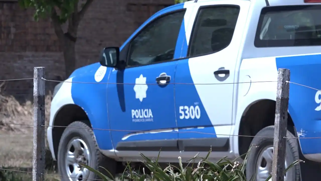 Allanamiento en Villa Josefina: incautan un arsenal y detienen a tres personas