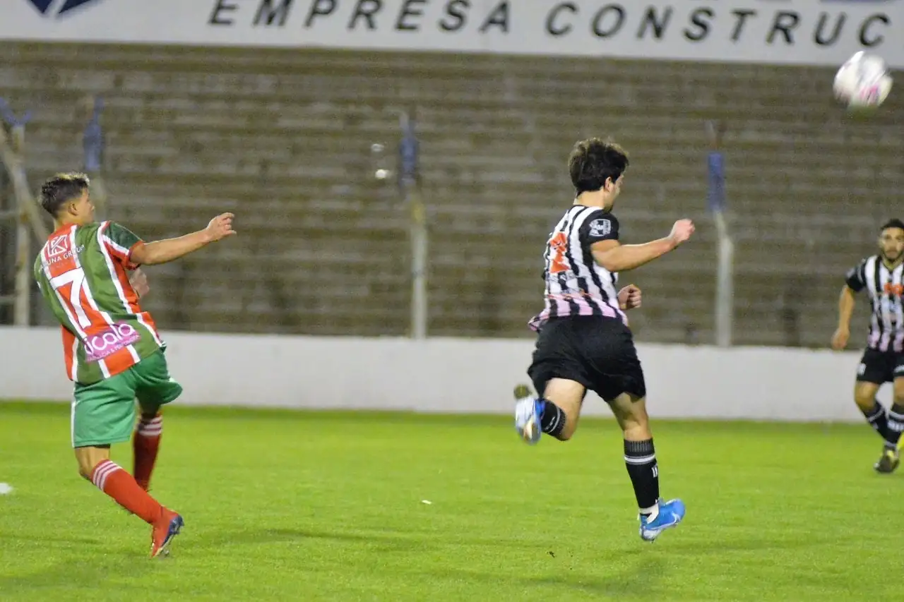 Mari y Varela, durante el partido de ida.