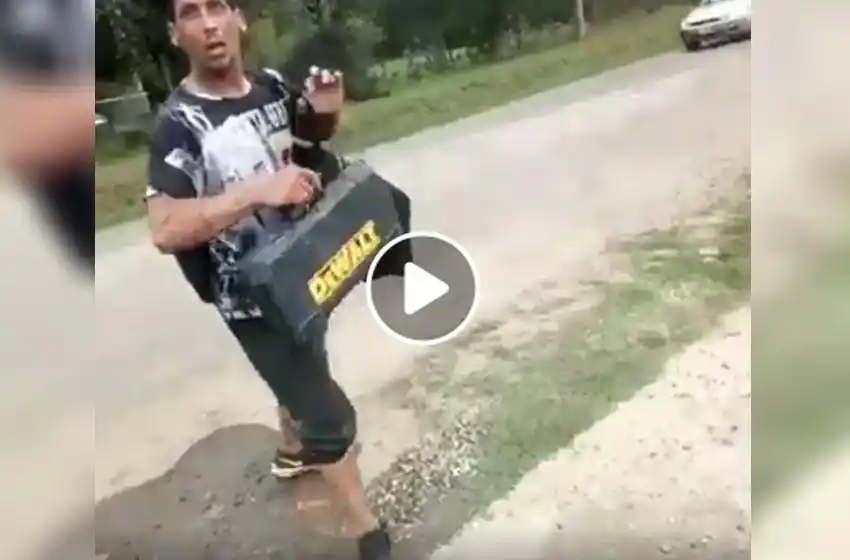 Le robaron todo, no tenía crédito para llamar a la policía y los filmó mientras escapaban