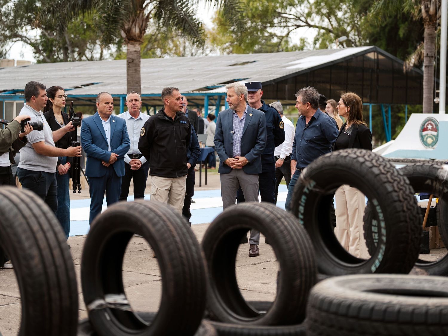 Frigerio anunció que adquirieron 48 camionetas para la policía de Entre Ríos