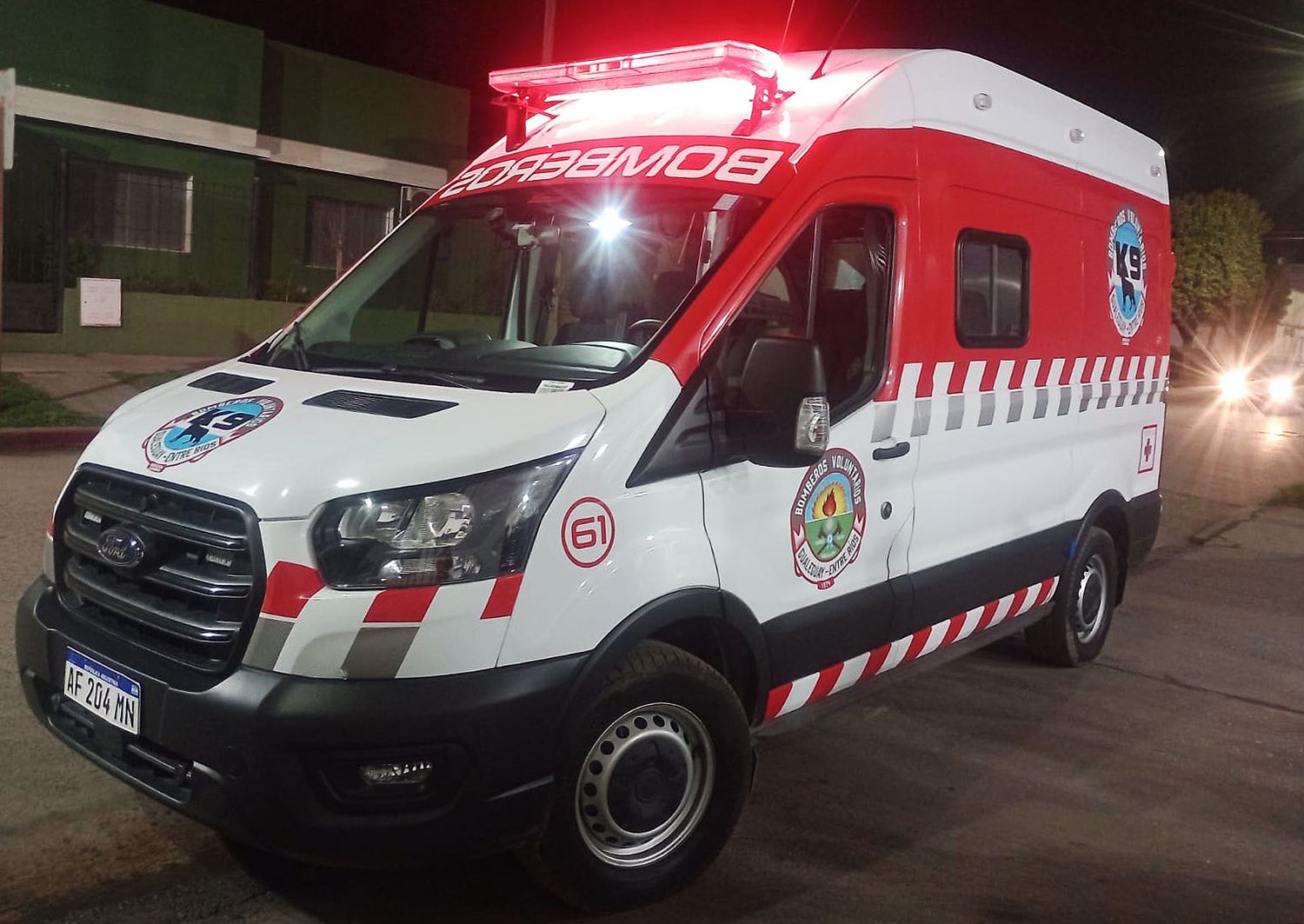 La delegación gualeguayense está integrada por cinco efectivos, tres perras y un dron.