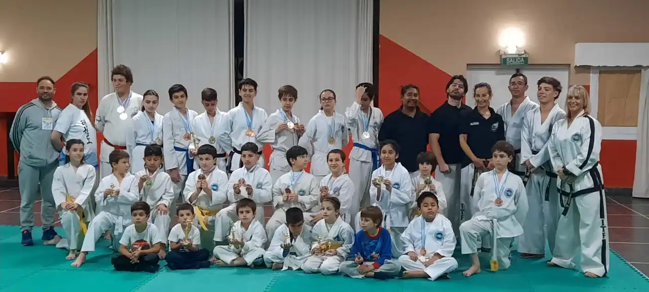 Otra lucida participación en taekwondo