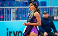 Otra victoria de Carlé, que accedió al cuadro principal