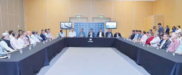 Cresto presidió el reinicio  de reuniones del Consejo  de la Producción