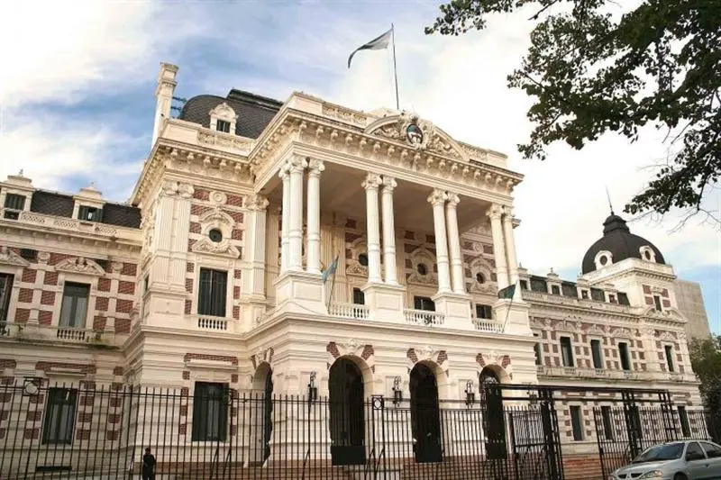 Decretan asueto administrativo provincial para el 24 y 31 de diciembre y el 2 de enero