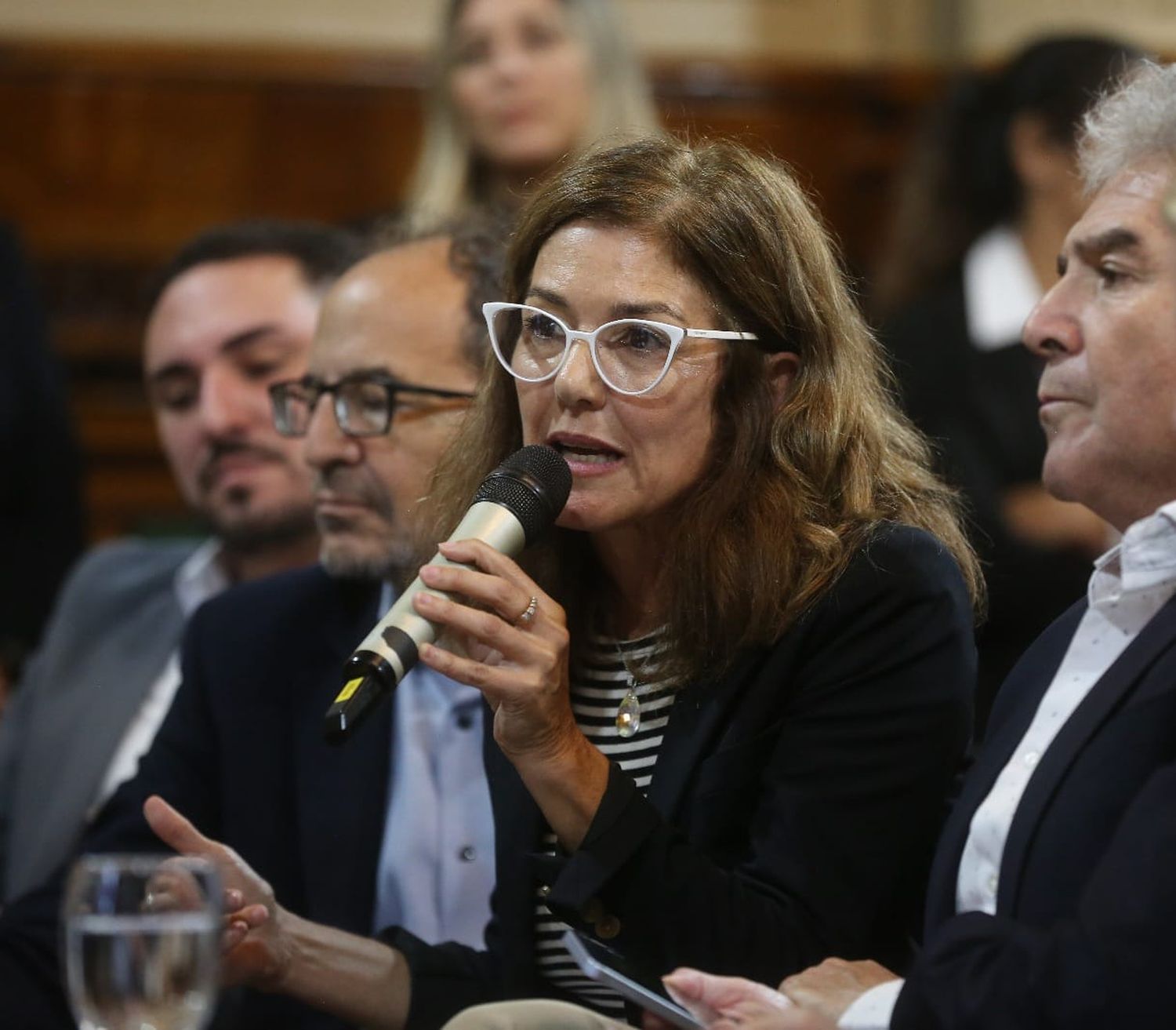 Josefina Ignacio, exponiendo en el Senado