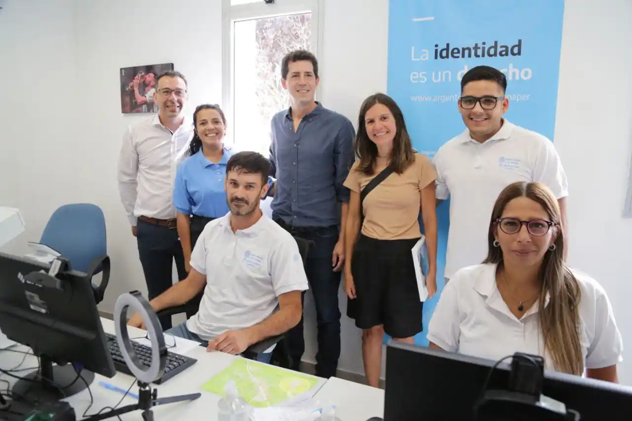 Raverta y De Pedro inauguraron otro punto de atención del RENAPER en Batán: "Era una demanda histórica"