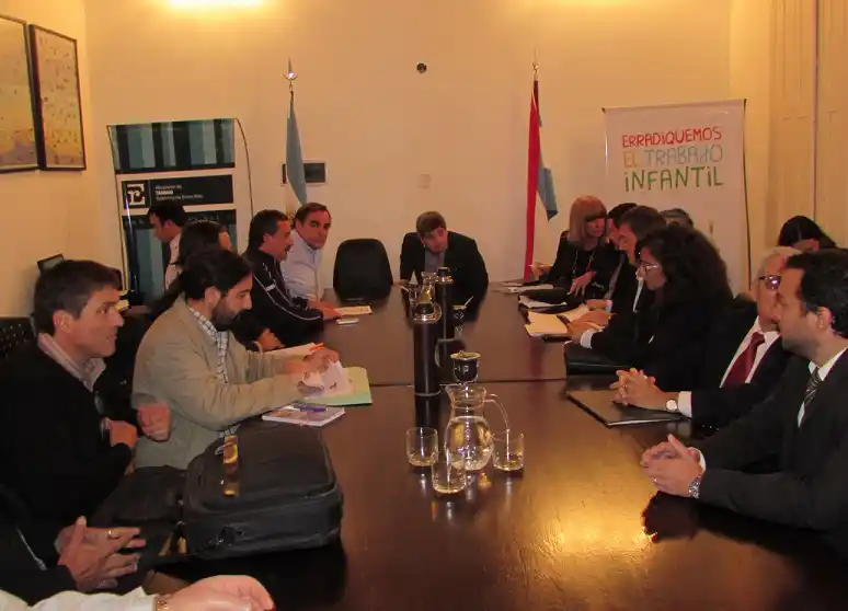 El gobierno ofreció a docentes devolver lo descontado en 2013 y 2014