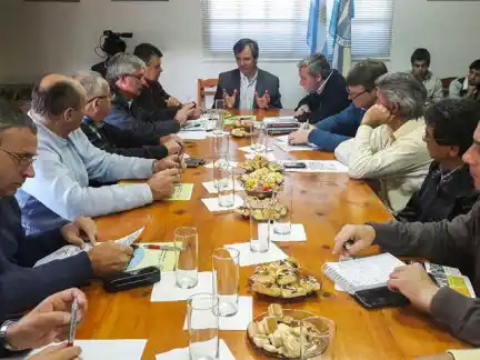Intendentes vecinalistas ratificaron su apoyo a la precandidatura de Bahl  