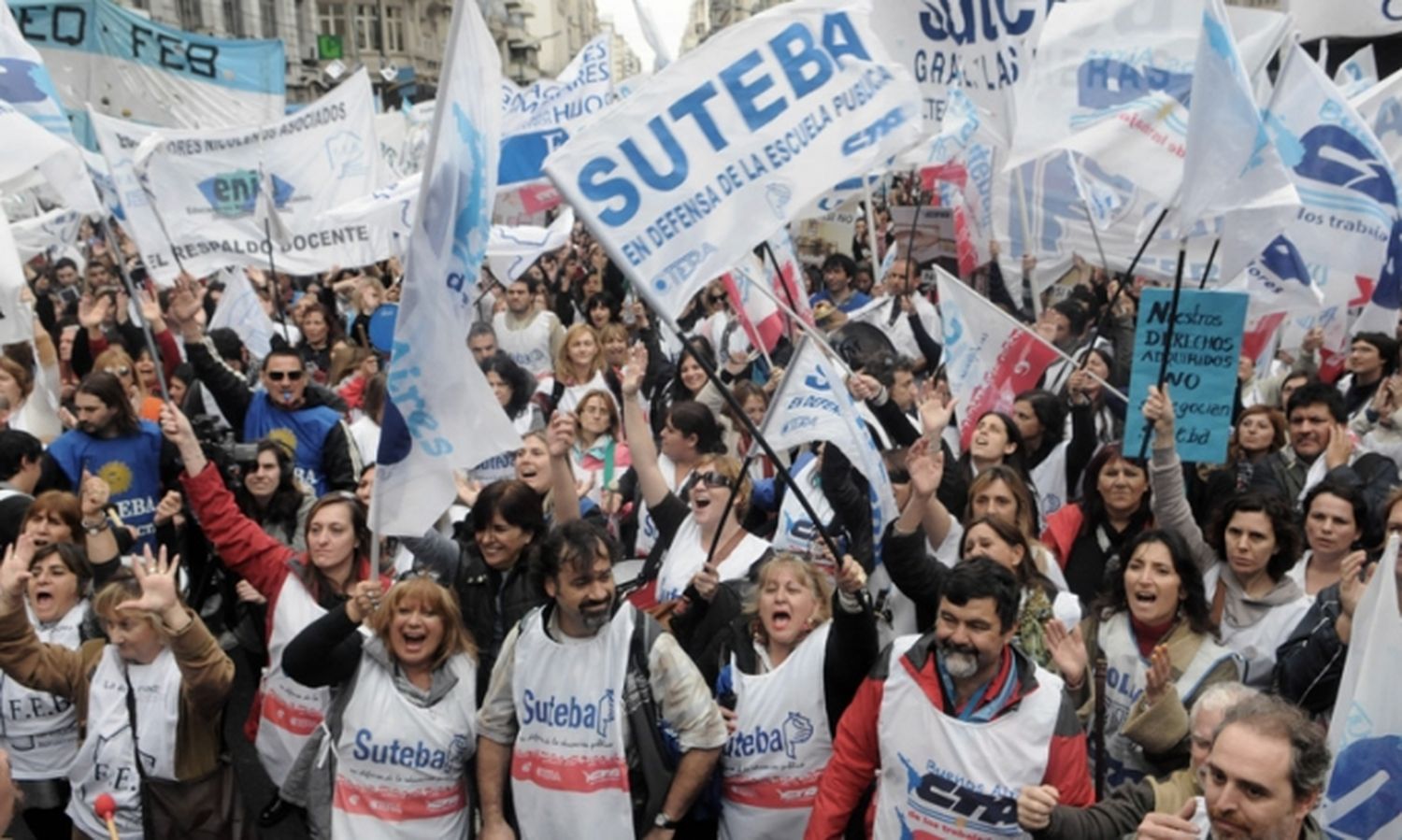 Docentes bonaerenses tomaron datos del Indec y renovaron su reclamo salarial