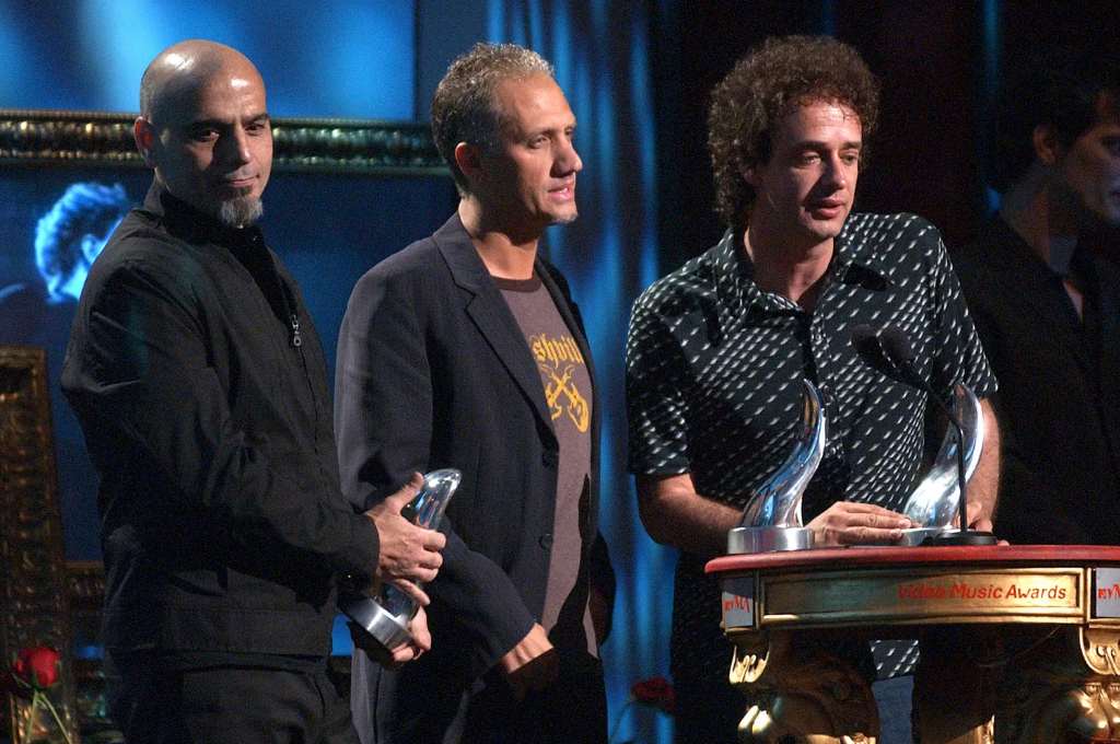 Soda Stereo recibe el premio a la trayectoria en los Premios MTV Latinoamérica 2002, en el Jackie Gleason Theater en Miami Beach. Frank Micelotta/ImageDirect