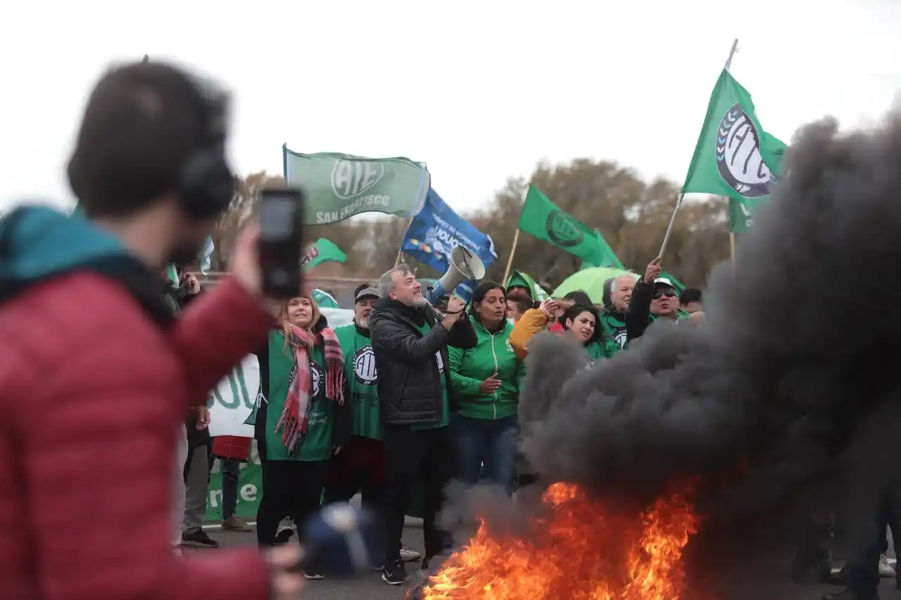 El Presidente anticipó que el Gobierno echará a 50.000 empleados públicos más