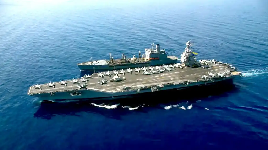 EE.UU. desplegó su mayor portaaviones en el Caribe en medio de la tensión con Maduro