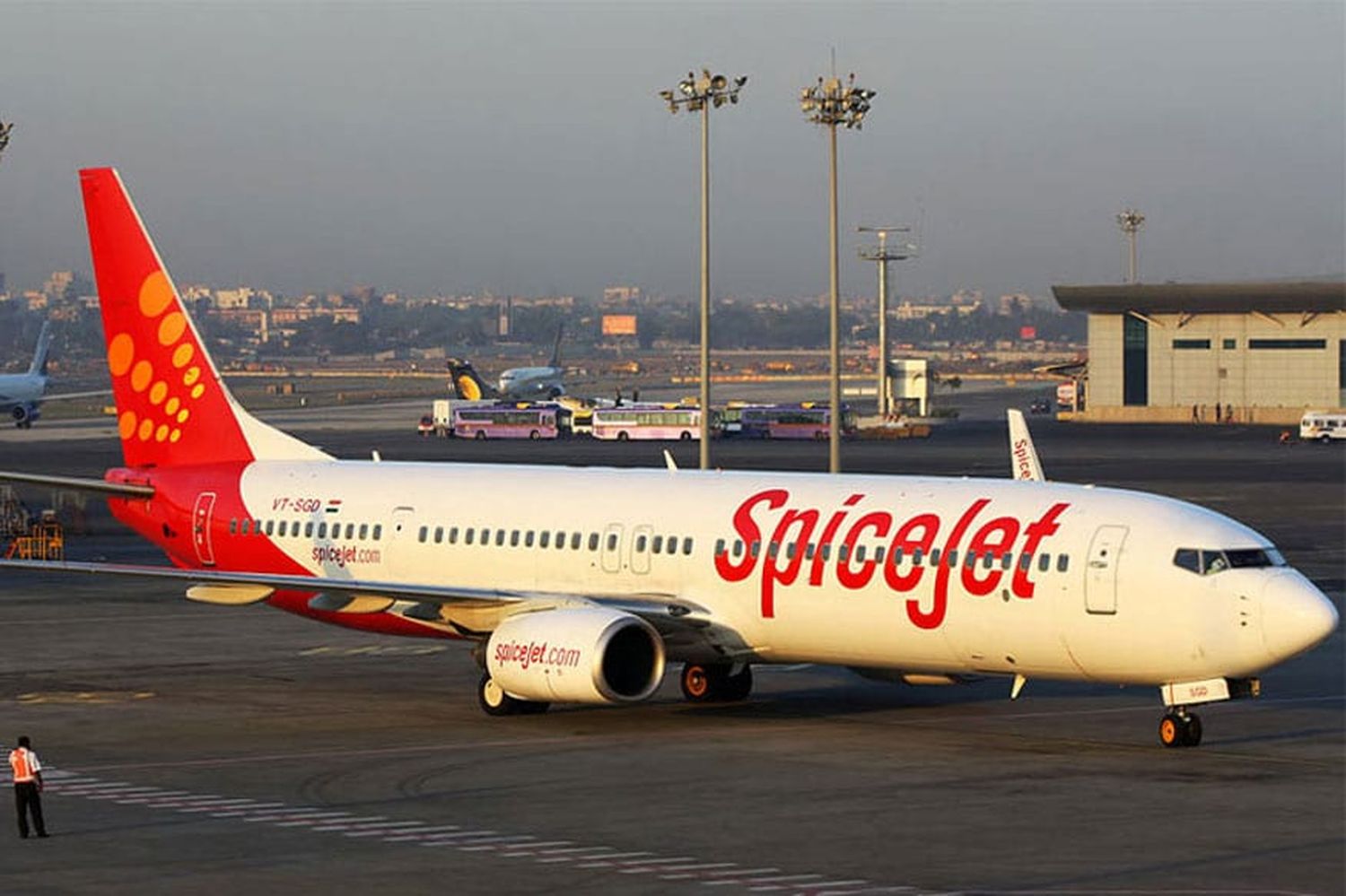 Intimate Enemies: Ashish Kumar leaves InterGlobe and becomes SpiceJet’s new CFO