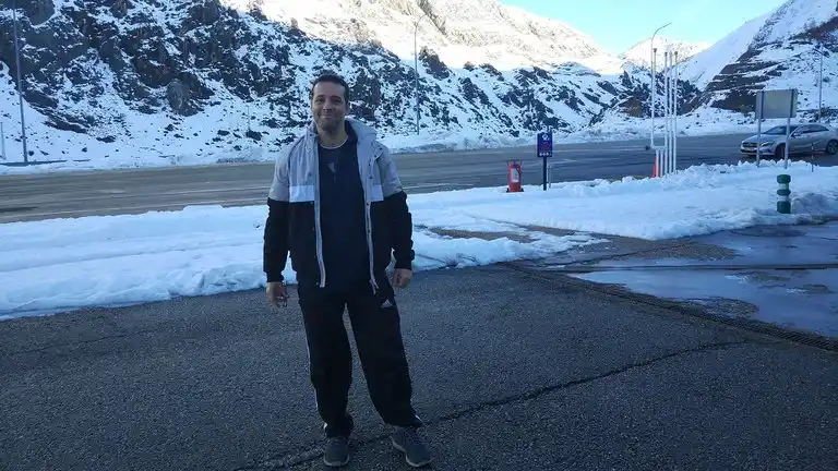 Dejó su profesión, se fue a vivir a España, no consiguió trabajo y ahora vive en Tandil