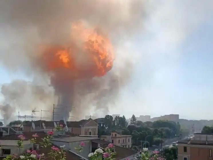 Explotó una gasolinera en Roma y hay al menos 27 heridos, dos de ellos graves