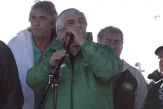 Moyano amenaza con una huelga para el jueves 14