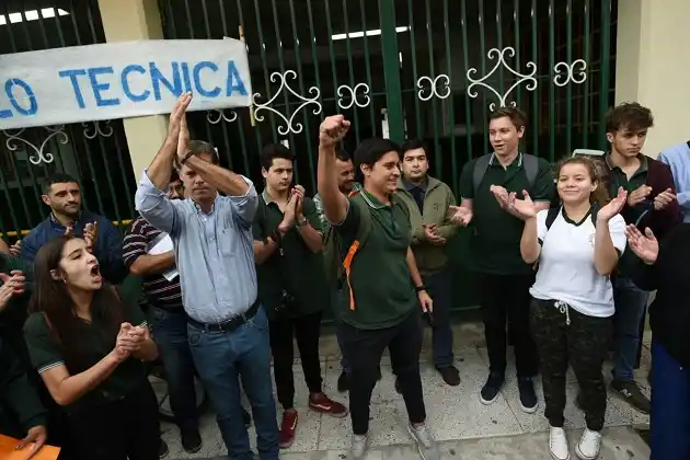 Los estudiantes de la Técnica Nº 2 vuelven a movilizarse para pedir un nuevo edificio