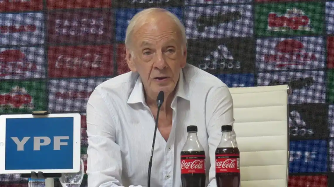 Menotti: “No sirve creer  que Messi nos va a salvar”