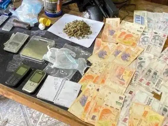 En Las Delicias secuestraron marihuana, 
psicofármacos, dinero y objetos robados