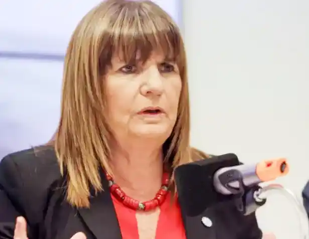 Patricia Bullrich se aleja de Mauricio Macri en medio de las negociaciones con los libertarios