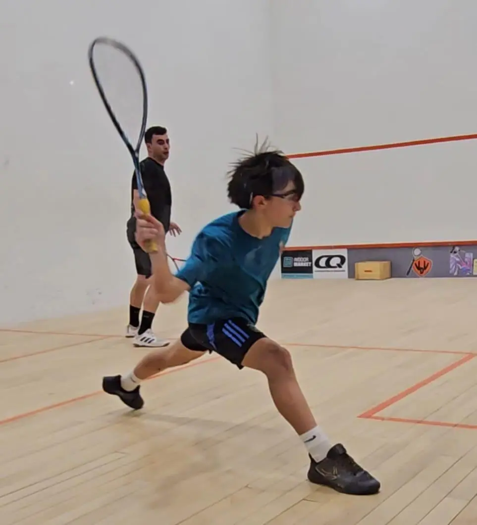 Tomás Decker, uno de los destacados jugadores de squash locales