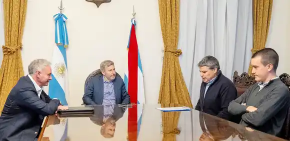 El gobernador recibió al intendente de General Campos para analizar proyectos de obras en la localidad