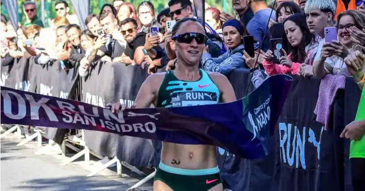 Florencia Borelli y otra destacada actuación en los 10K (Foto: Prensa CADA)