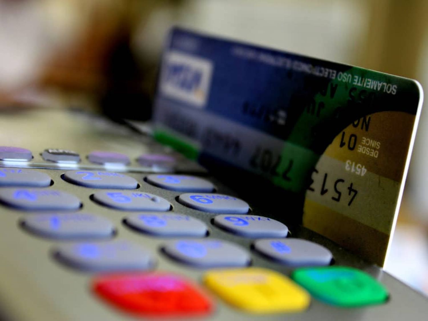 AFIP modificó el monto a partir del cual los Bancos deberán informar las compras con débito