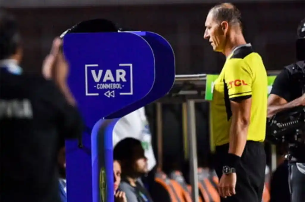 El VAR llega al fútbol local a partir de marzo