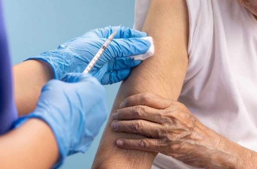 Para Razona, si se vacunó sin una orden se cometió el delito de "ejercicio ilegal de la medicina".