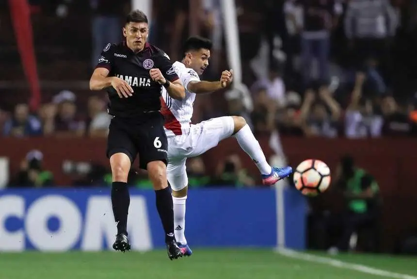 Lanús sorprendió y le metió 4 a River