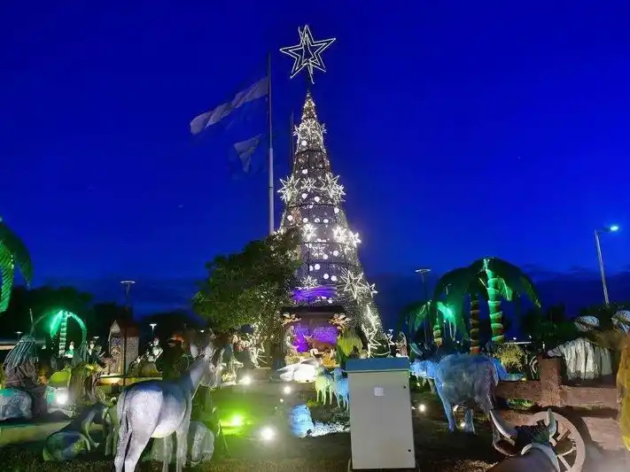 Insfrán habilitó el sistema lumínico Formosa Brilla