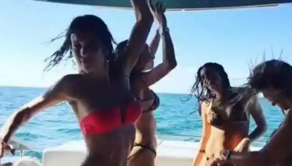 Pampita tuvo su baile sexy antes de volver al trabajo
